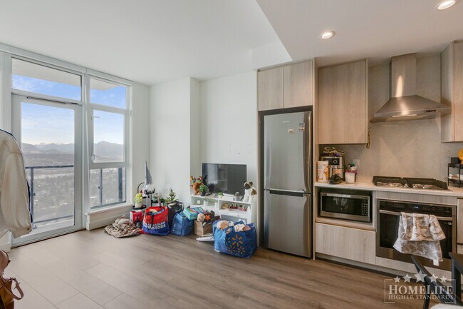 Photo - Modern 1 Bed + Den Condo in Surrey City Centre with Premium Amenities Unit 3901