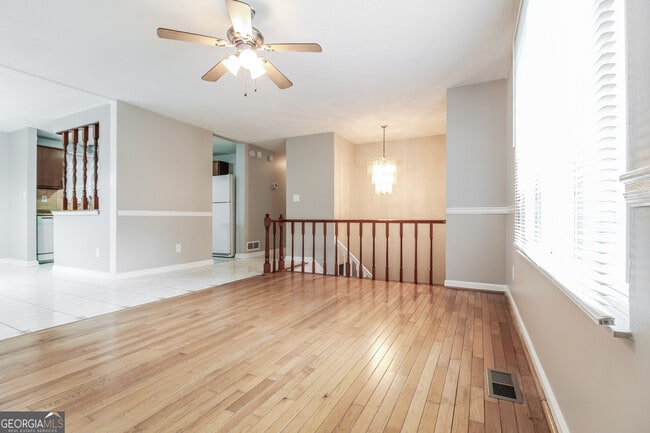 Photo - 1379 Robin Hill Dr