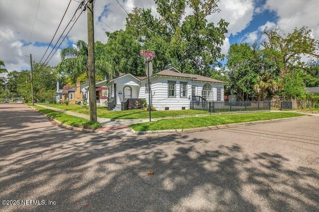 Photo - 2963 Remington St