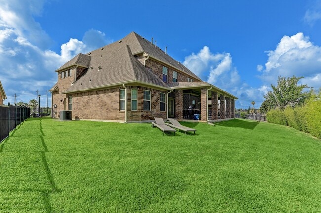 Photo - 303 Twin Timbers Ln