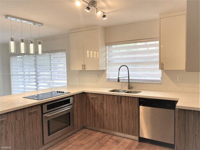 Photo - 5 br, 3.5 bath House - 9017 SW 157th Path