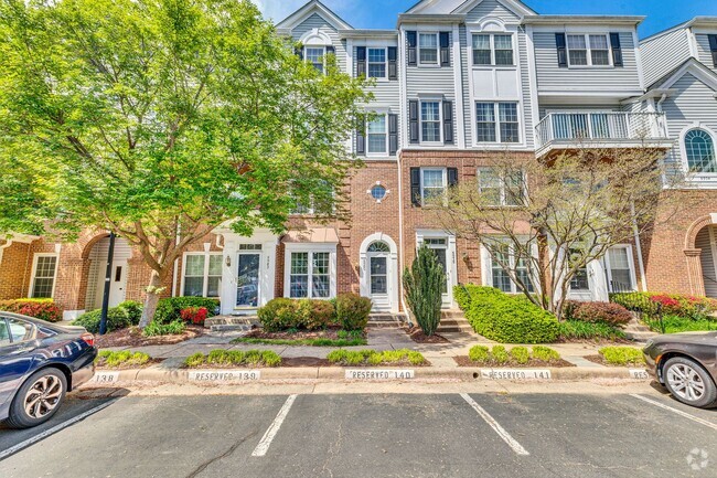 Building Photo - Updated Two Level - Utilities Included! Rental