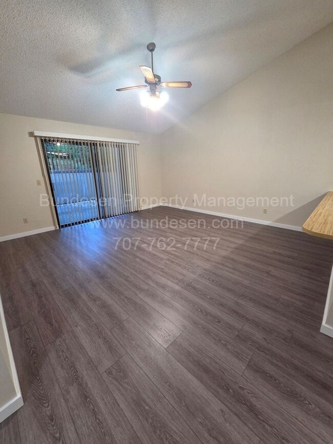 Photo - 27 Arbor Ct