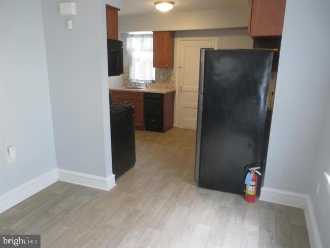 Photo - 703 Willitts Ave