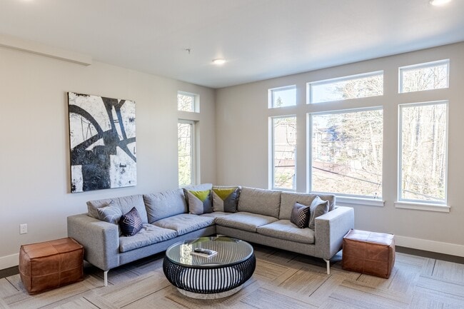 Emerald Crest Apartments