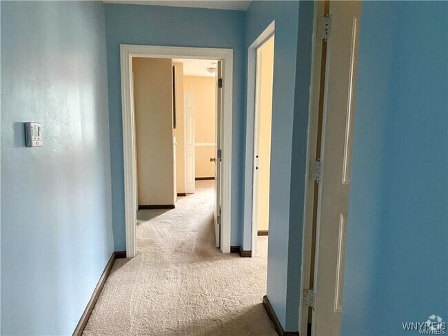 Building Photo - 8698 S Main St Rental