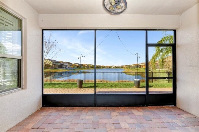 Photo - 915 Fountain Coin Loop