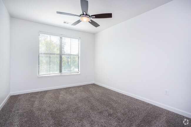 2BR, 2BA - 1,202 SF