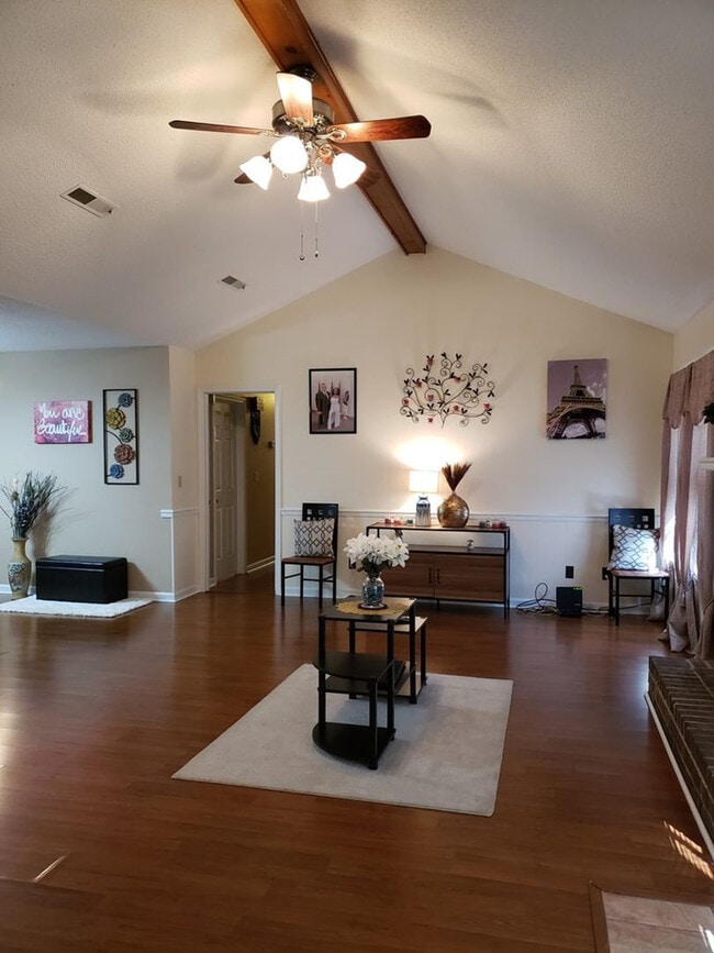 Photo - 2372 Orvis St