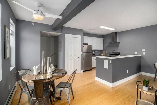 Photo - 2610 Iris Ave Unidad 101