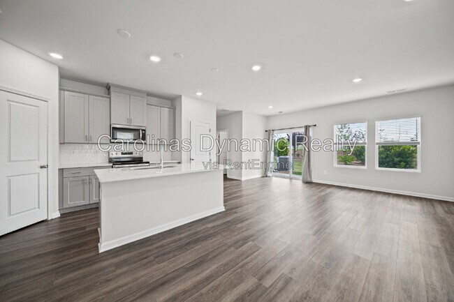 4080 County Down Ave