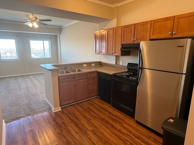 Photo - 715 N Church St