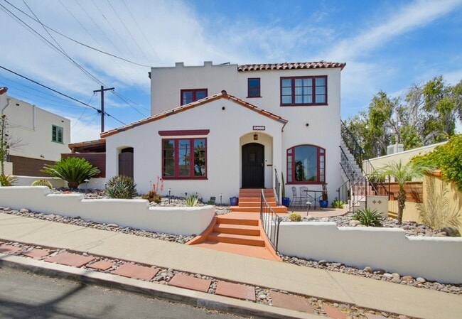Building Photo - Historic Charm Meets Modern Living – Stunning 5 Bedroom Home on Iconic Myrtle Avenue