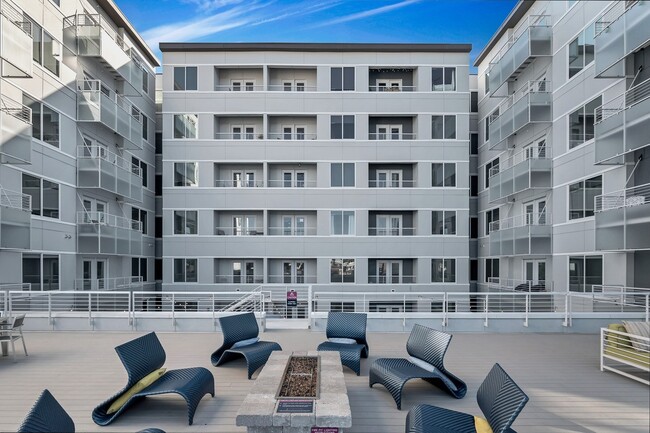 Photo - The Summit at Scotts Addition Apartamentos