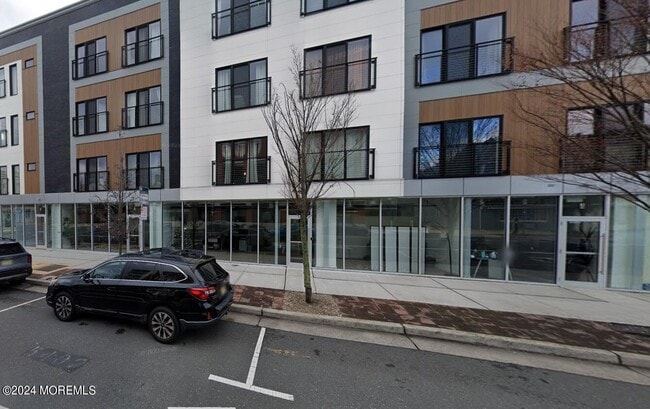 Building Photo - 700 Bangs Ave Unit 403 Rental