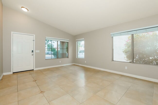 Photo - 1233 S Colonial Dr