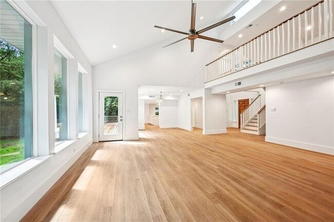 Photo - 204 Woodlawn Ct