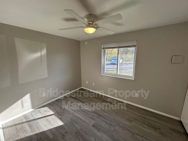 Photo - 4922 Leeper St