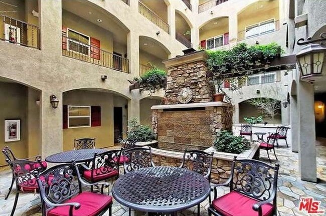 Photo - 13200 Moorpark St Unit 204