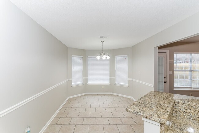 Photo - 995 Scofield Dr