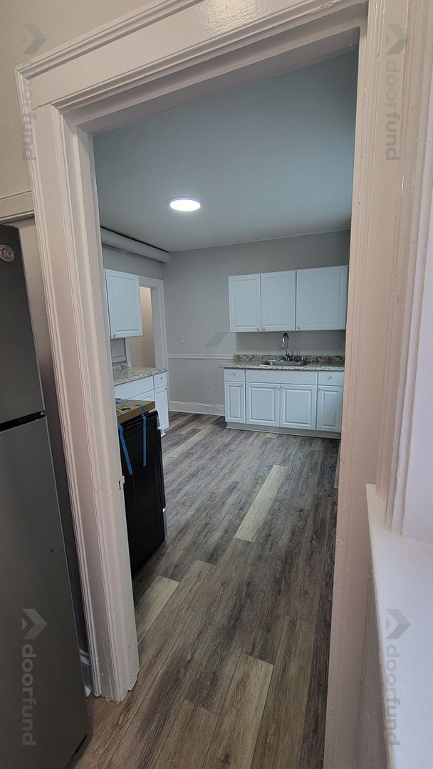 Photo - 1008 Main St Unit 3