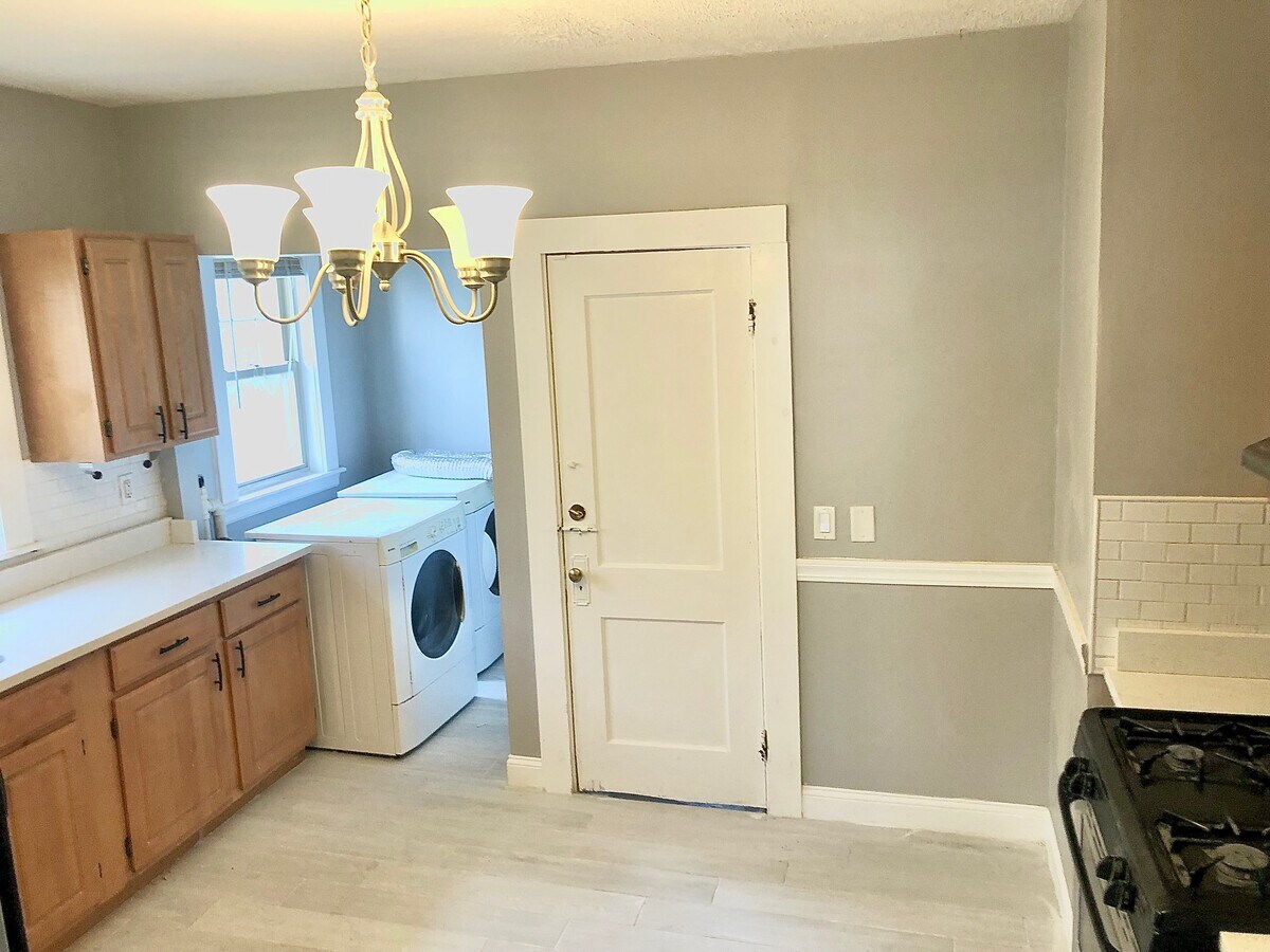 Photo - 19 Archdale Rd Unit #2