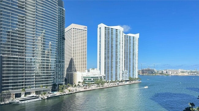 Photo - 465 Brickell Ave Unidad 1705