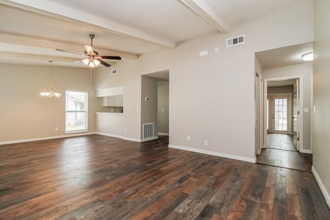 Photo - 783 Evert Ct