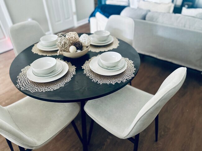 Photo - 5013 Chupp Way Cir