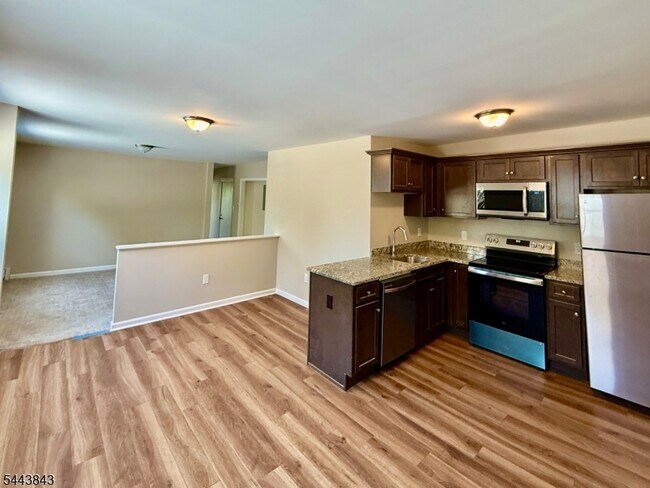 Photo - 175 E Main St
