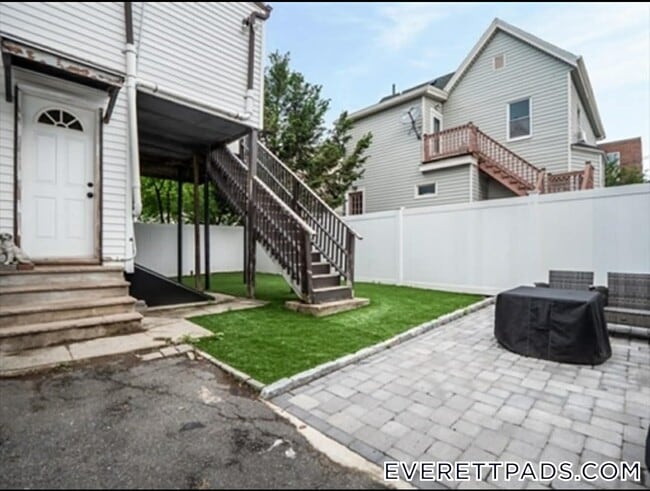 Photo - 121 Hancock St Unidad 1