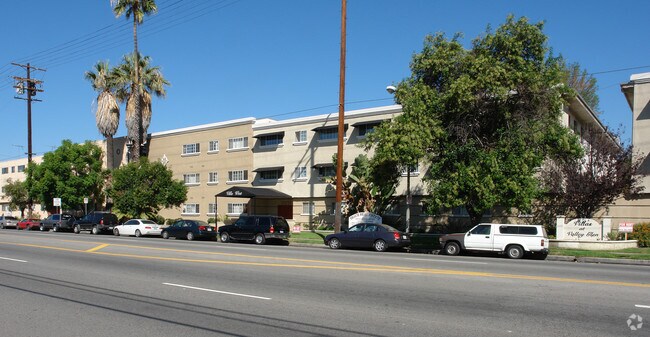 Villas West