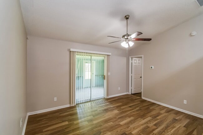 Photo - 509 Shamrock Ave S