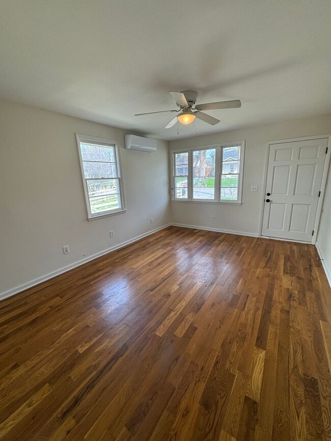 Photo - 1036 Seymour Ave