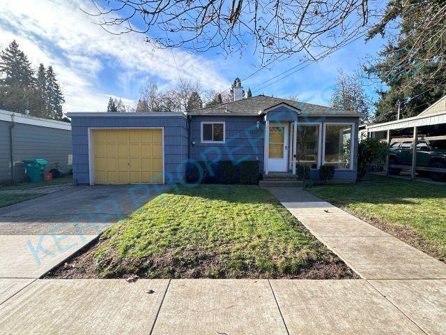 Building Photo - Charming 3-Bed Retreat in Milwaukie - Cozy 923 Sq Ft Haven!