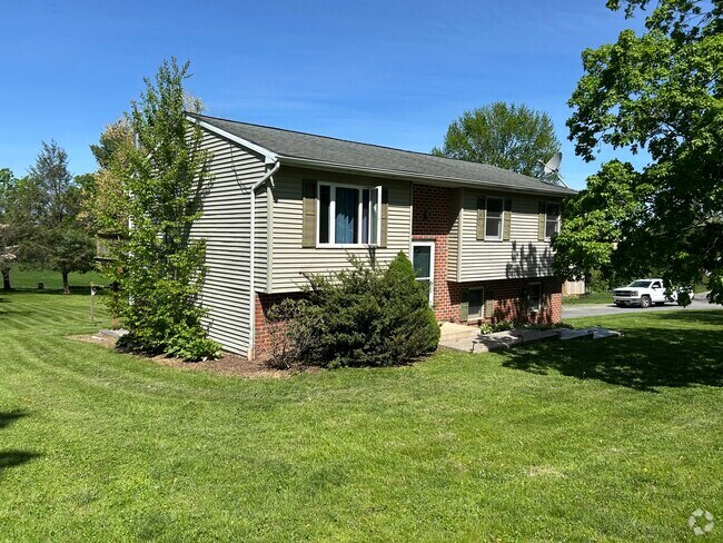 Building Photo - 1575 Slate Hill Rd Rental