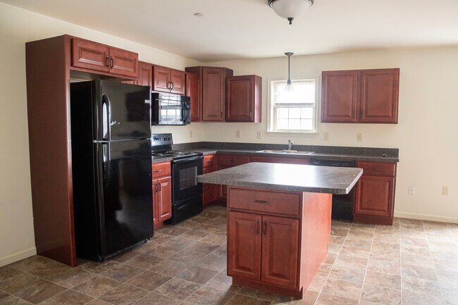 Photo - 320 Meadow View Dr