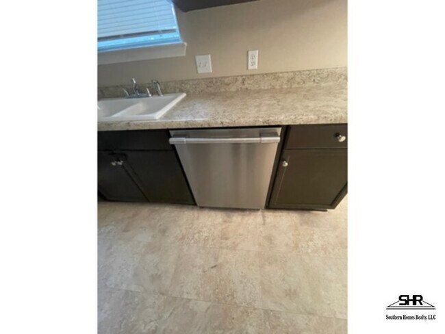 Photo - 10047 Hillview Dr