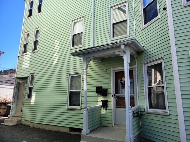 Photo - 73 1/2 Esther St Unit 3