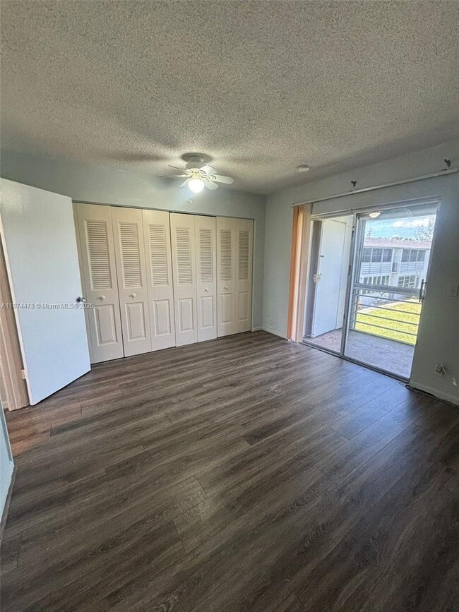 Photo - 154 Northampton H Unidad 154