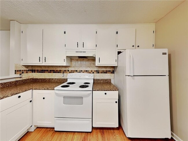 Photo - 1289 Knoll Ct NW