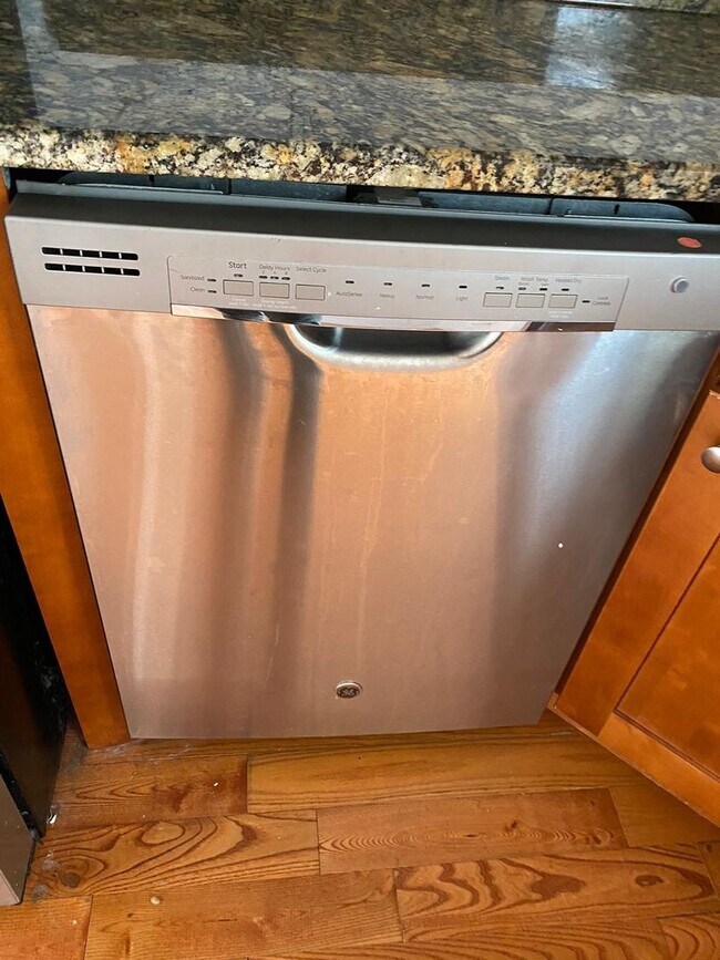 Photo - 674 N 34th St Unit 2