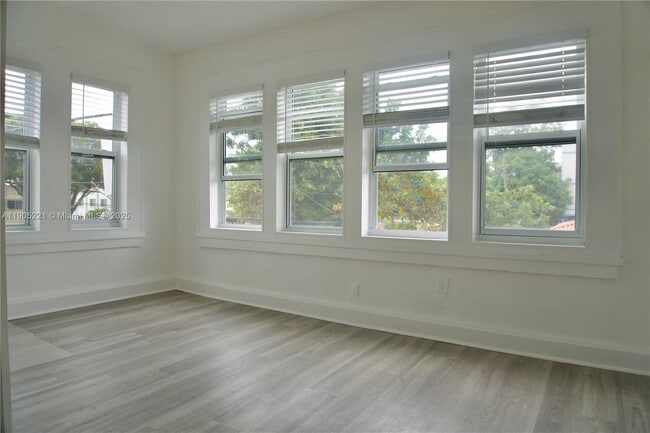 Building Photo - 501 SW 6th Ct Unit 218