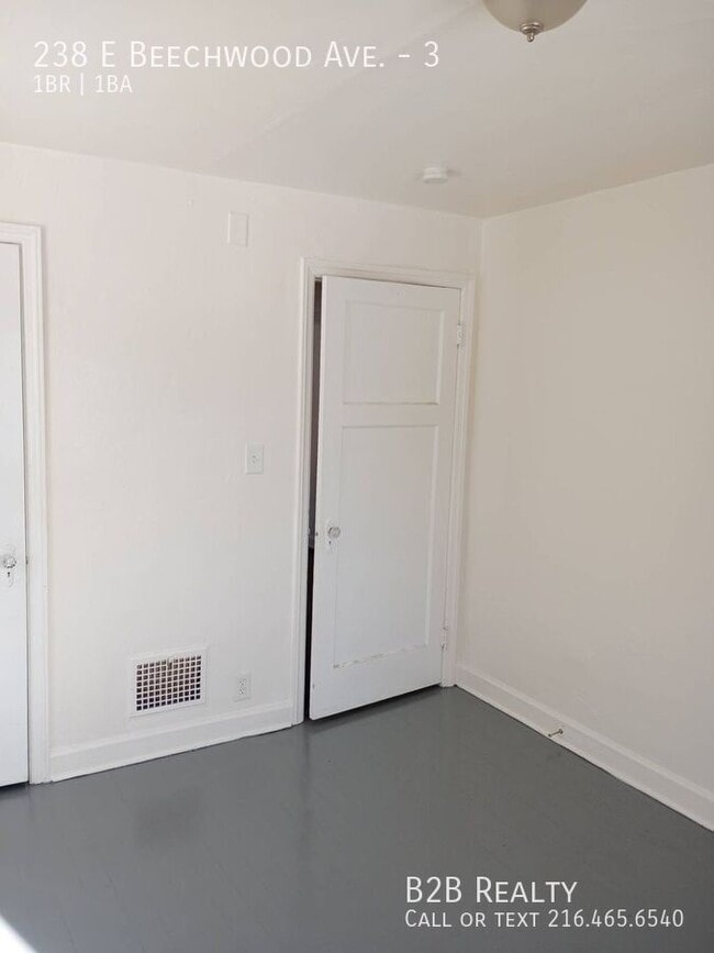 Photo - 238 E Beechwood Ave Unit 3