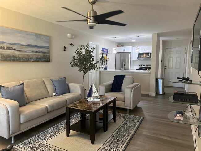 Photo - 3800 SW 20th Ave Unit 512