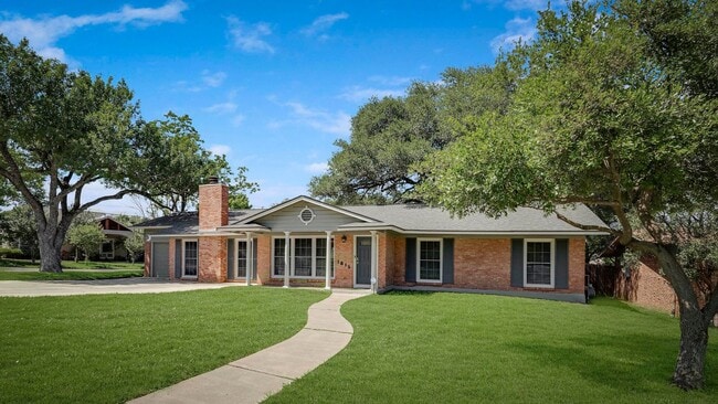 Photo - BEAUTIFUL SINGLE STORY HOME IN ALAMO HEIGHTS WITH POOL