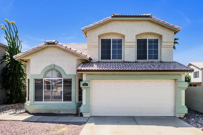 Building Photo - 927 E Glenmere Dr