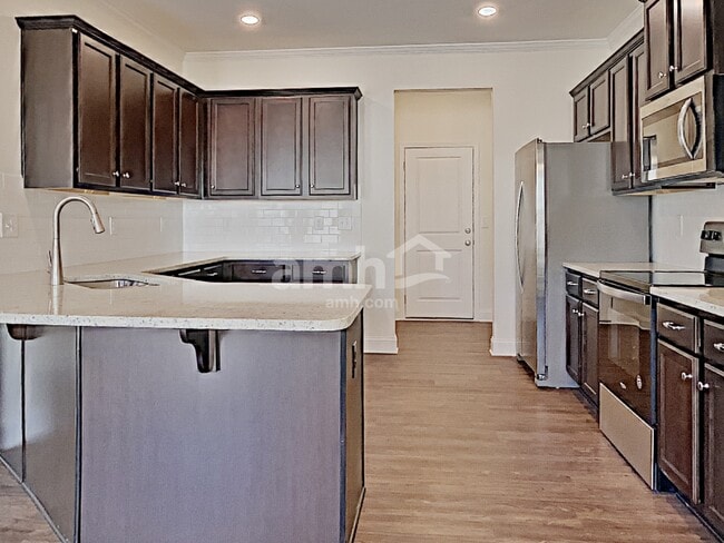 Photo - 568 Woodall Rd