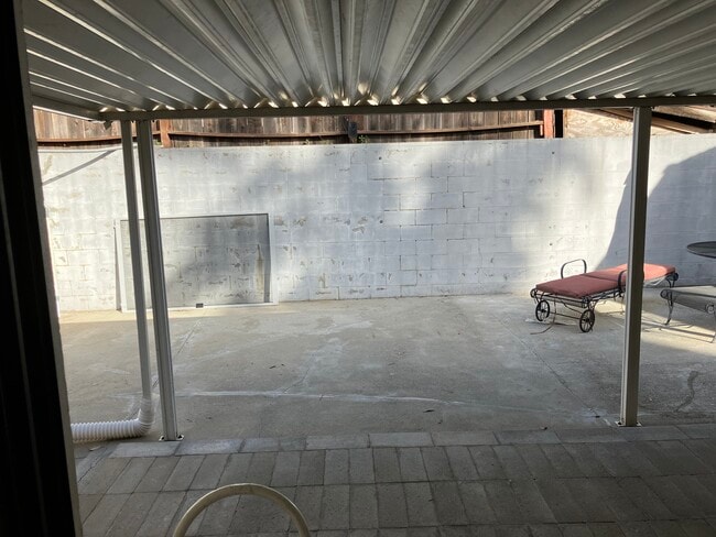 Photo - 1040 La Gonda Wy