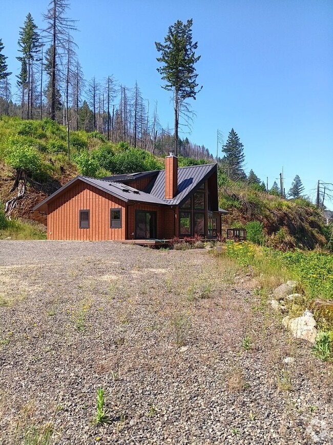 Building Photo - Beautiful Chalet Style Riverfront Property... Rental